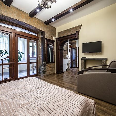 Vip Castle Apartmens ลวีฟ ภายนอก รูปภาพ