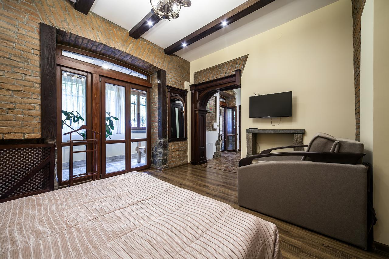 Vip Castle Apartmens ลวีฟ ภายนอก รูปภาพ